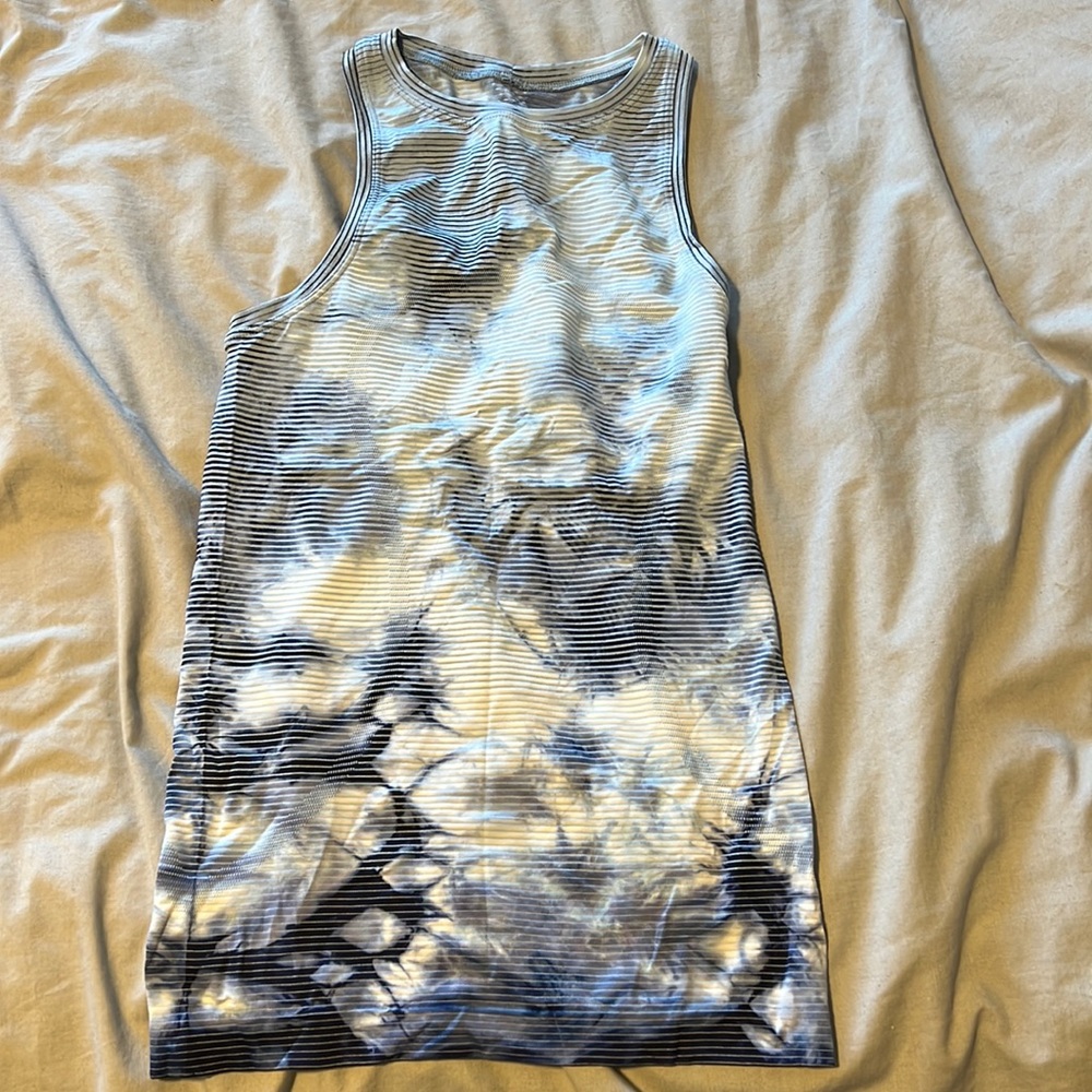 Women’s Lululemon, Size 2, Shibori Blue, Swiftly Tech High Neck Racerback